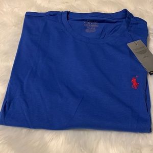 Polo custom fit T-shirt.